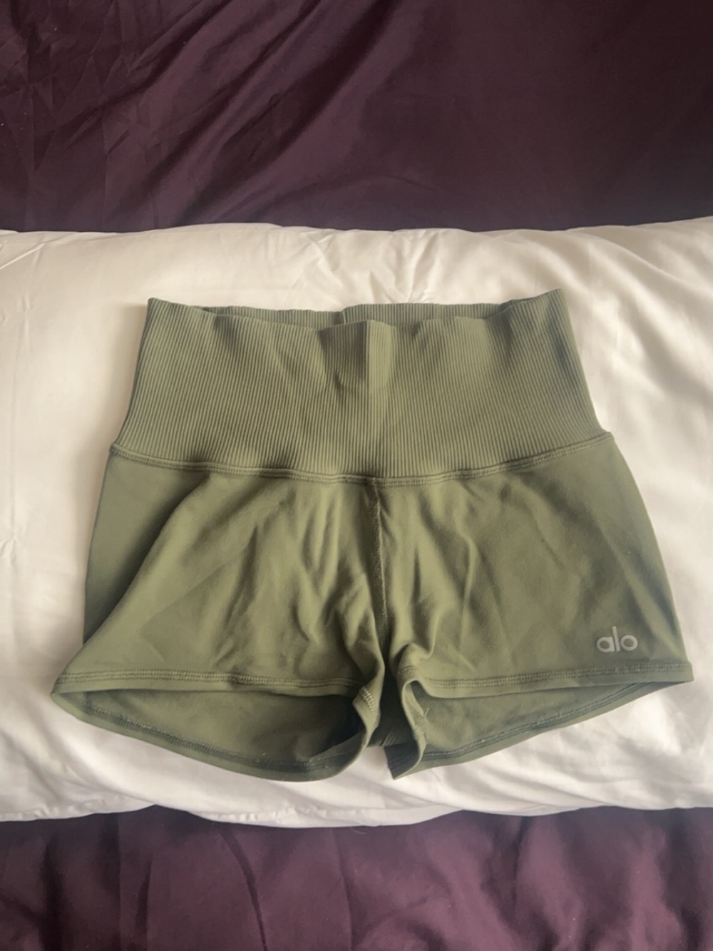 ALO Ribbed Olive Green gym short